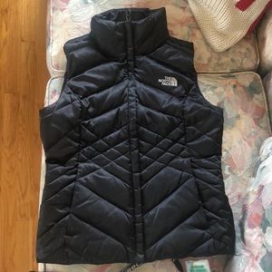 2017 XS Women’s North Face Aconcagua Down Vest